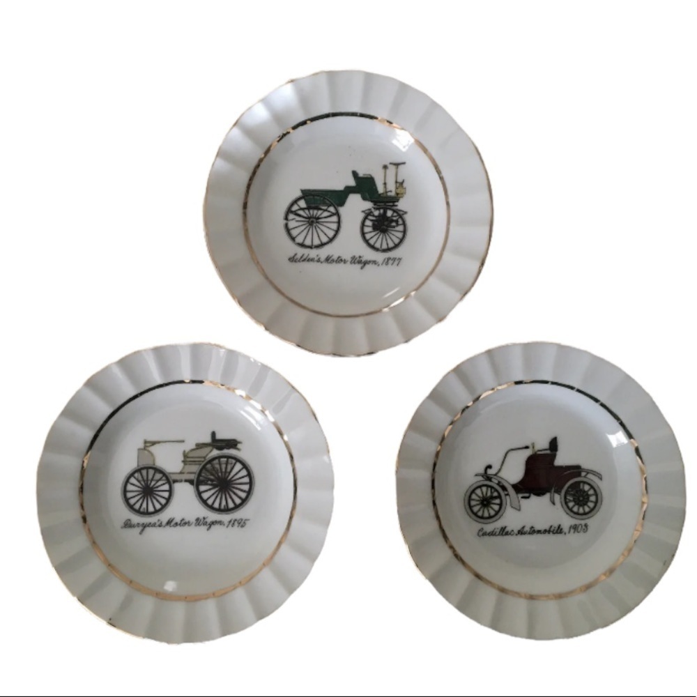 VINTAGE mini automobile plates/Ashtrays gold trimed japan-Set of 3.